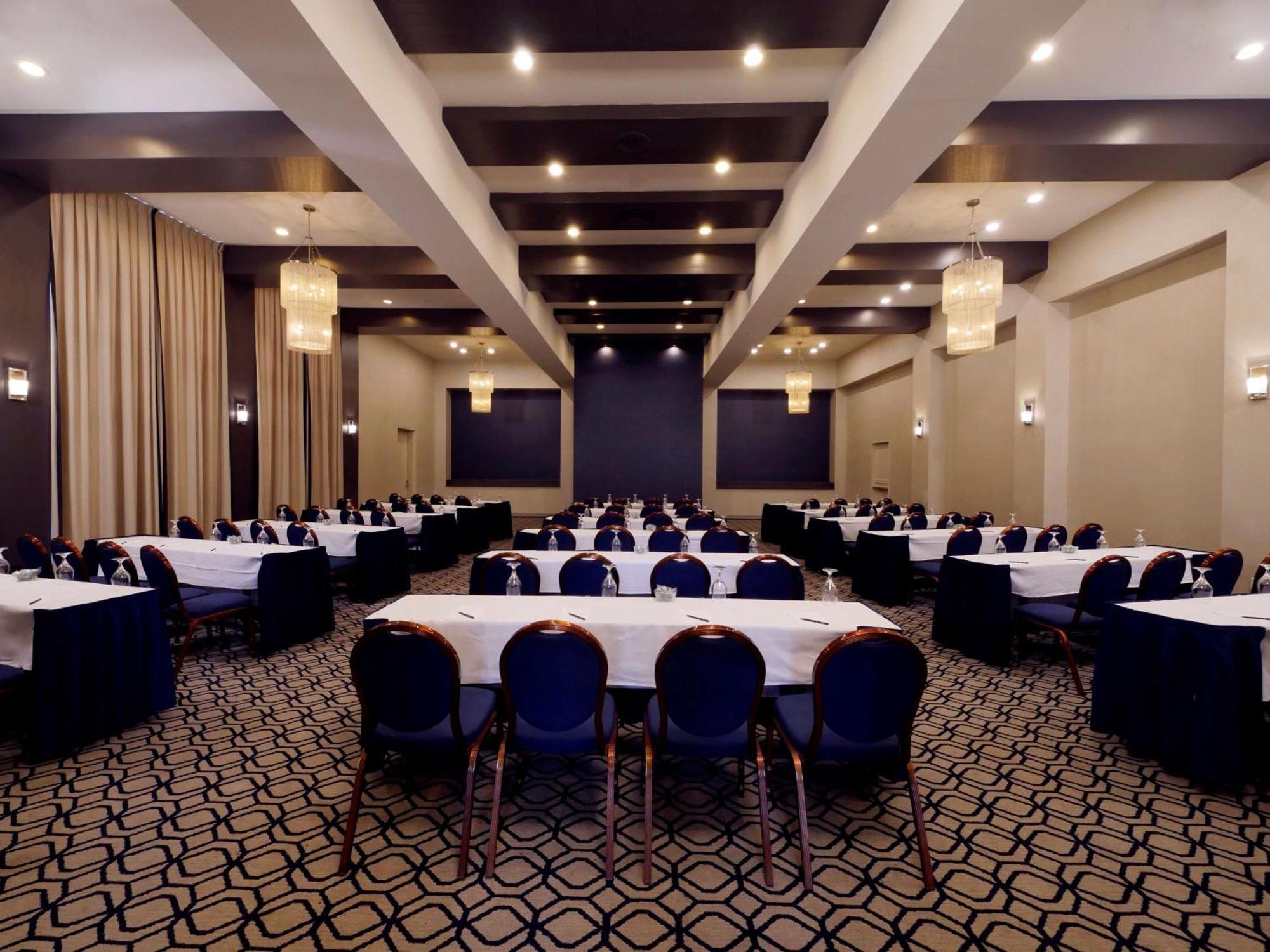 Hilton Mystic Hotel Kültér fotó