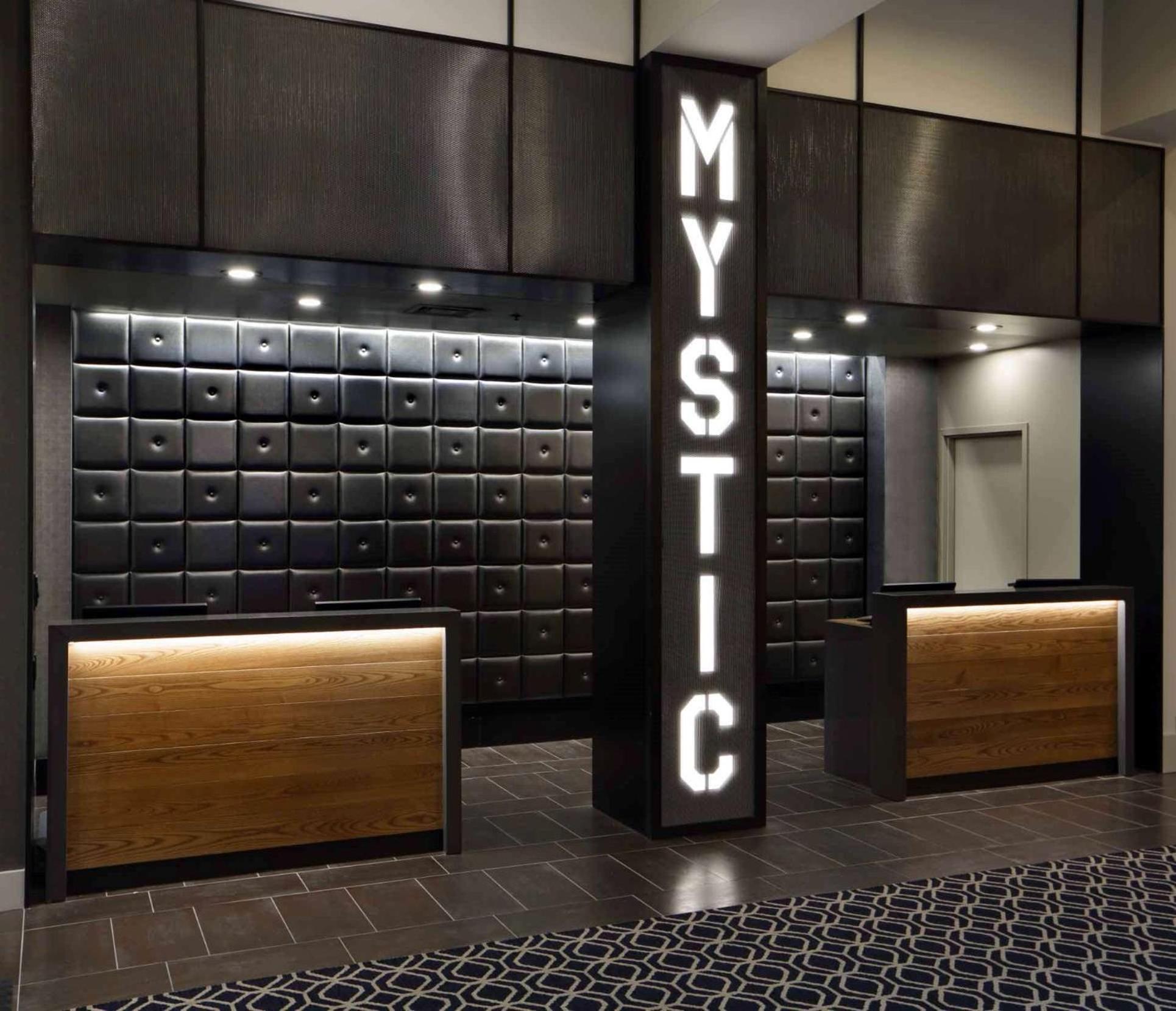 Hilton Mystic Hotel Kültér fotó