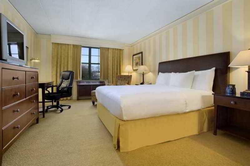 Hilton Mystic Hotel Kültér fotó